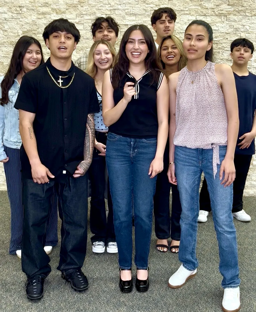 Jóvenes de Love California Church